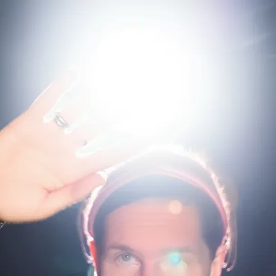 Illustration averting - Image 1