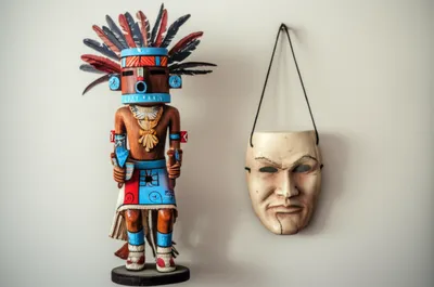 Illustration mask - Image 1