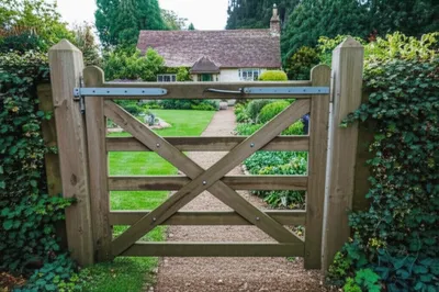 Illustration gates - Image 1