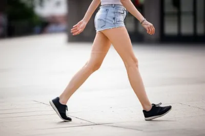 Illustration limping - Image 1