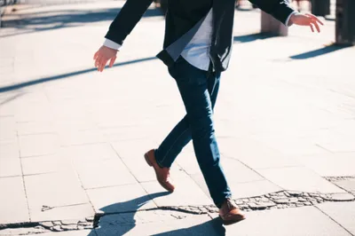 Illustration tripping - Image 1