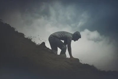 Illustration groaning - Image 1