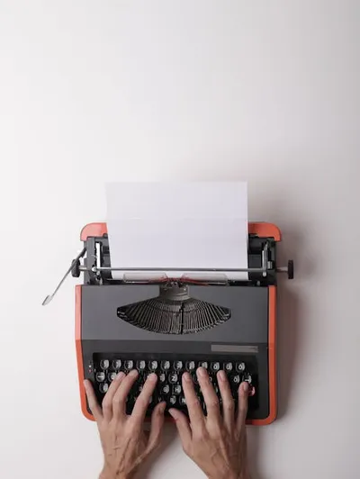 Illustration typists - Image 2