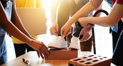 Illustration handles - Image 1