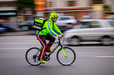 Illustration courier - Image 1