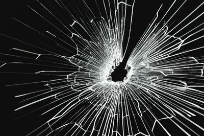 Illustration shattered - Image 1