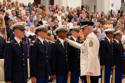 Illustration officer - Image 1