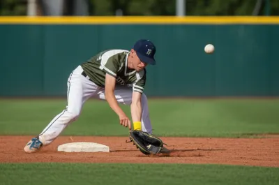 Illustration infielder - Image 1