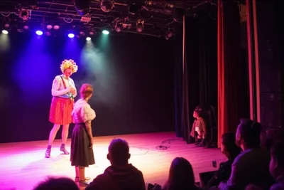 Illustration upstaged - Image 1