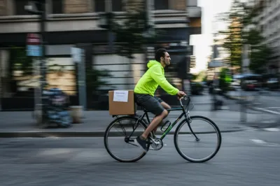 Illustration messenger - Image 1