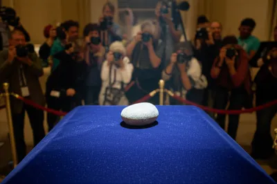 Illustration overvalued - Image 1