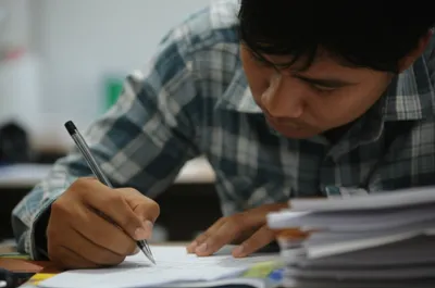 Illustration sitting - Image 1