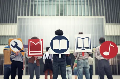 Illustration strikes - Image 1