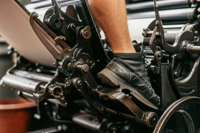 Illustration kicked - Image 1