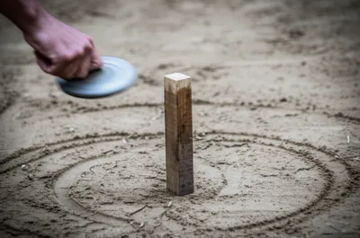 Illustration quoit - Image 1