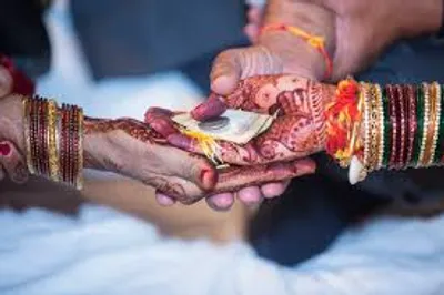 Illustration dot - Image 2