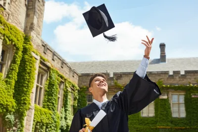 Illustration bachelors - Image 1