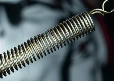 Illustration strained - Image 1