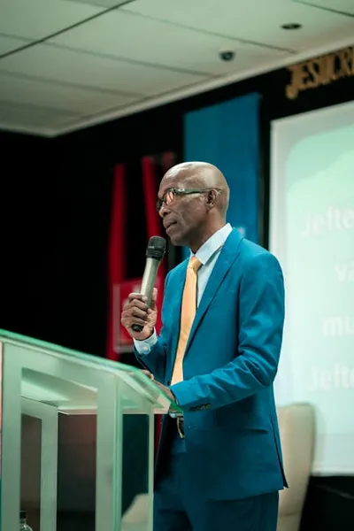 Illustration ministering - Image 2