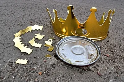 Illustration busted - Image 1