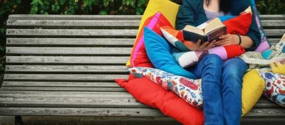 Illustration cushioned - Image 1