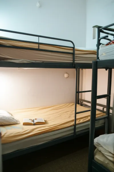 Illustration quarters - Image 1