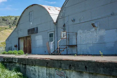 Illustration hangars - Image 2