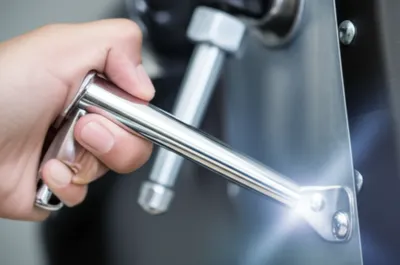 Illustration armed - Image 1