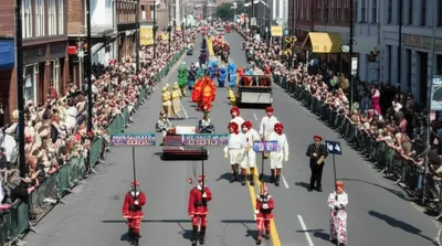 Illustration parade - Image 1