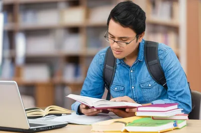 Illustration undergraduate - Image 1