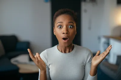 Illustration yawns - Image 1