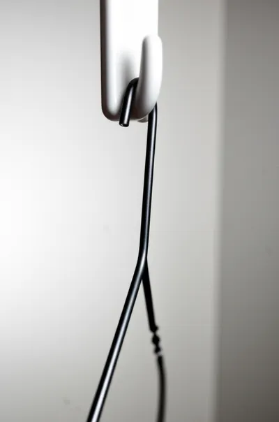 Illustration hanger - Image 1