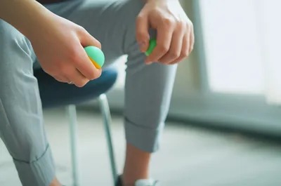 Illustration fidgeting - Image 1