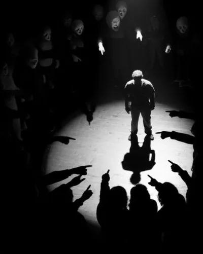 Illustration condemning - Image 1