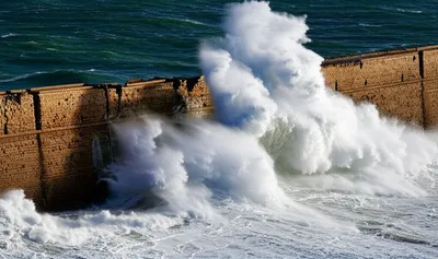 Illustration overturning - Image 1