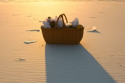 Illustration hampers - Image 1