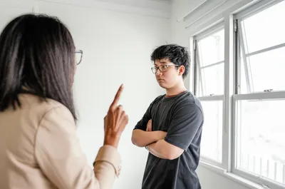 Illustration disobeys