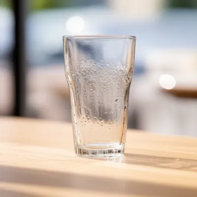 Illustration water glass - Image 1