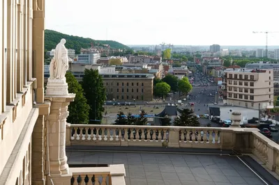 Illustration overlooks