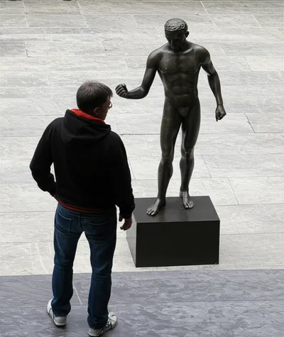 Illustration considered - Image 1