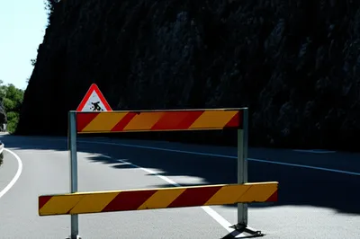 Illustration cautioned - Image 1