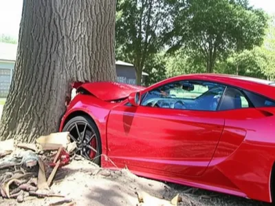 Illustration crashing - Image 1