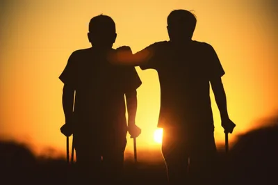 Illustration embracing - Image 1