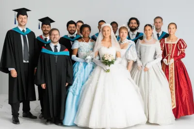 Illustration gowns - Image 1