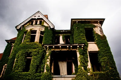 Illustration dilapidating