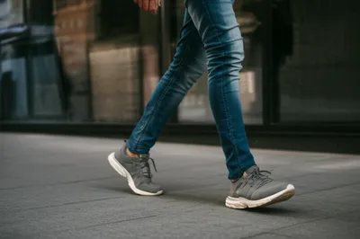 Illustration sneakers - Image 1