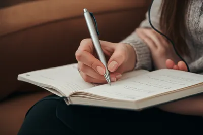 Illustration speech - Image 1