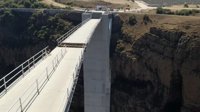 Illustration hiatus - Image 1