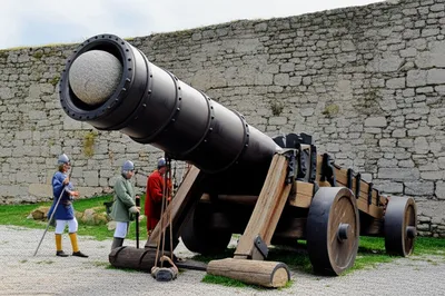 Illustration bombard - Image 1