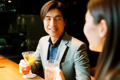 Illustration host - Image 1